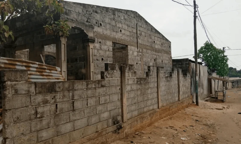 Chantier au bord du goudron – photo 3