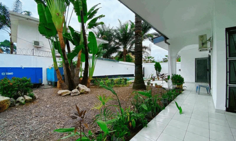 Villa avec piscine & jardin – photo 3