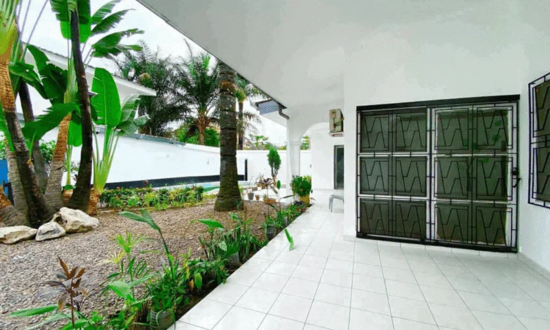 Villa avec piscine & jardin – photo 2